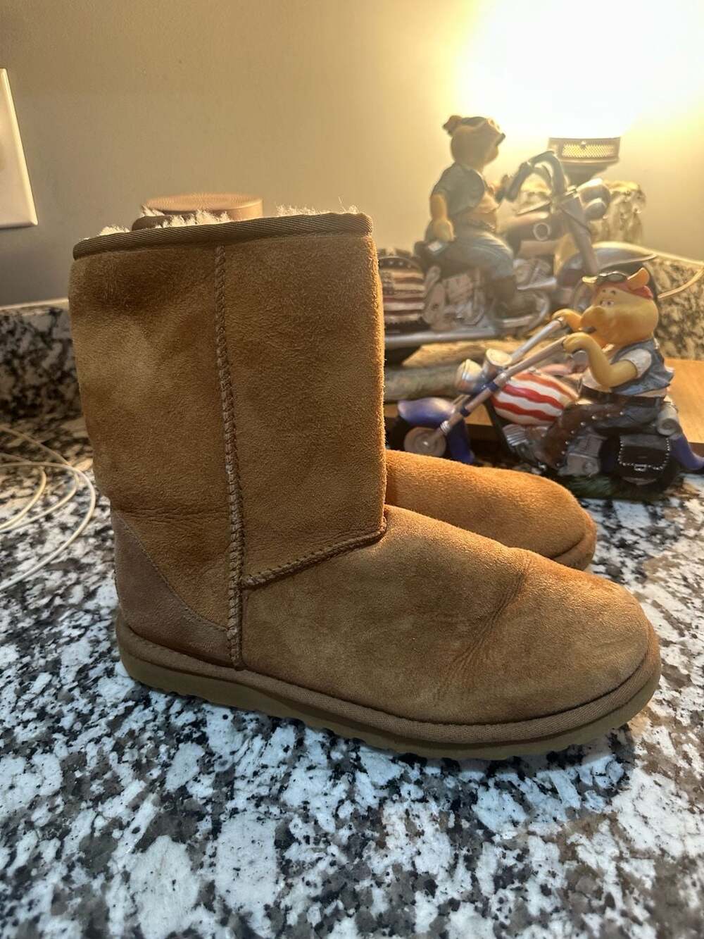 UGG Australia Classic Short Suede Boots Chestnut Women's Size 8